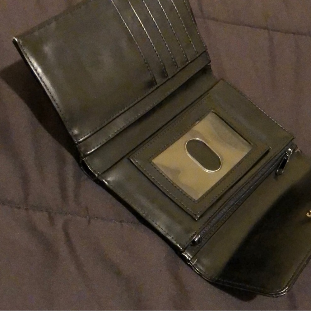Guess Wallet - Picture 12 of 14